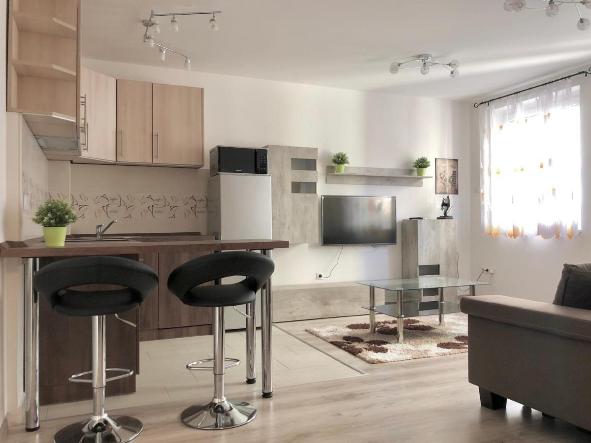 Exclusive Home - D. Apartman Πετς Εξωτερικό φωτογραφία